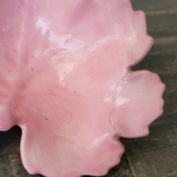 Vintage Pink Leaf Candy Dish Ceramic Pottery Mid Century Modern Made in USA - Picture 2 of 5